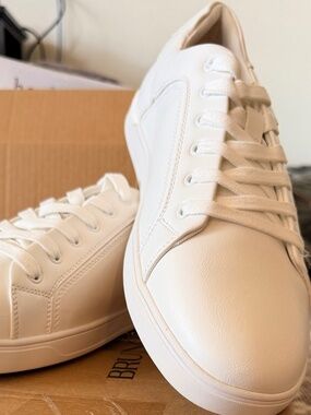 Bruno Marc Men’s White Sneakers Size 13-NEW